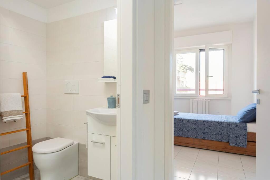 Single Room Private Bathroom
